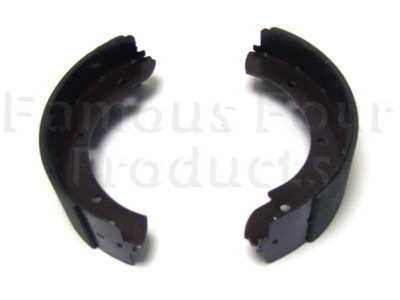 FF000935 - Handbrake Shoe Set - Land Rover 90/110 & Defender