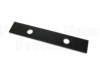 Spring Retaining Strap - Rear - Land Rover Discovery 1990-94 Models - Suspension & Steering