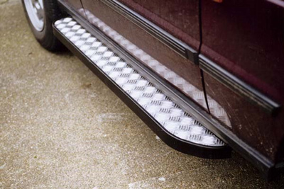 FF001568 - Chequerplate Topped Side Steps - Classic Range Rover 1986-95 Models