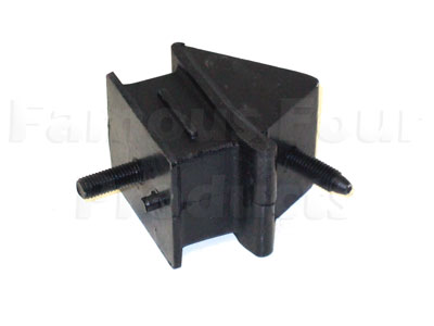 Gearbox Mounting Rubber - Land Rover Discovery Series II (L318) - Clutch & Gearbox