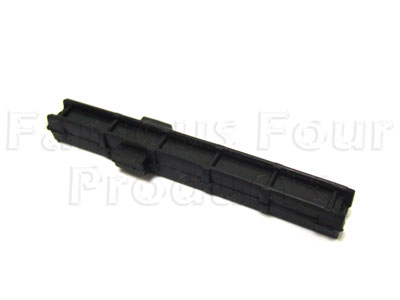Rear Crankshaft Crucifix Rubber Seal - Classic Range Rover 1986-95 Models - 3.9 V8 EFi Engine