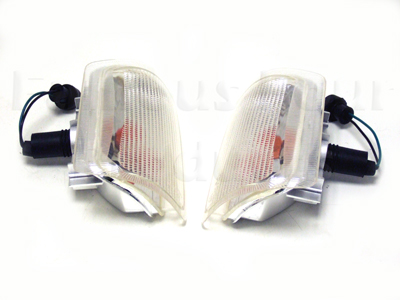 FF003632 - WHITE LIGHT Front Indicators - Land Rover Discovery 1989-94