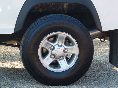 Boost Alloy Wheel - 7 x 16 - Silver - Land Rover Discovery 1994-98 - Tyres, Wheels and Wheel Nuts