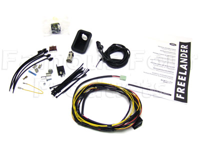 FF004107 - Rear Loadspace Accessory Power Socket - Land Rover Freelander