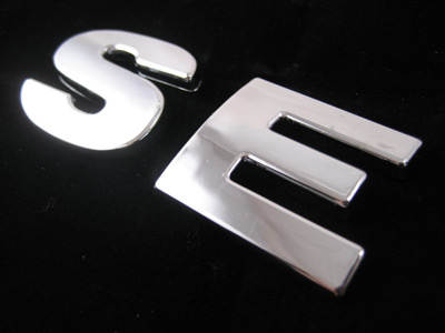 SE Chrome-effect Lettering - Land Rover Discovery 4 - Accessories