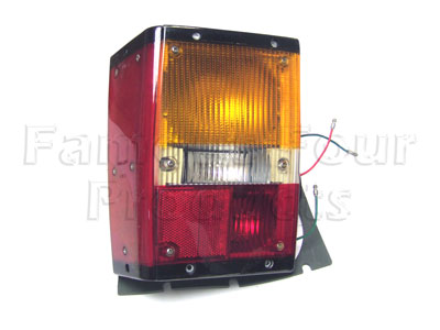 Rear Light Assembly Complete (no Fog Lamp) - Classic Range Rover 1970-85 Models - Electrical