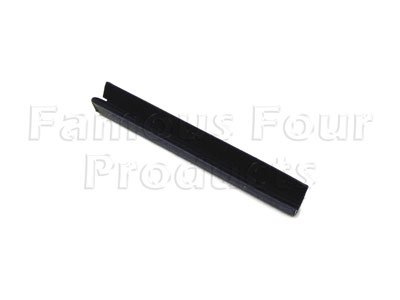 FF007627 - Rear Side Door Fixed Quarter Window Channel - Top Horizontal - Land Rover 90/110 & Defender