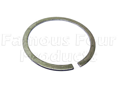 FF007698 - Circlip for Rear Wheel Knuckle Bush - Range Rover 2010-12 Models