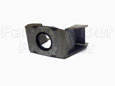 FF008565 - Rear Body Crossmember Body Mount ONLY - Classic Range Rover 1986-95 Models