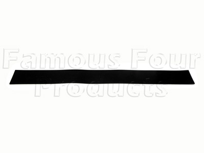 FF009125 - Rubber - Between Window and Lift Channel - Land Rover Discovery 1994-98