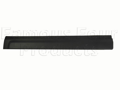 Door Outer Lower Trim Moulding - Land Rover Discovery 4 (L319) - Body