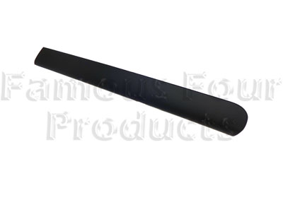 FF010754 - D Pillar Trim Panel - Exterior - Land Rover Discovery Series II