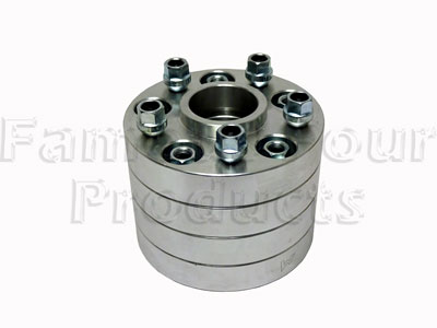 Wheel Spacer - 30mm - With nuts - Range Rover Second Generation 1995-2002 Models (P38A) - Accessories