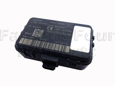 thumbnail image 2 of RDX Remote Central Locking 2-Door Kit For Land Rover Defender 90/110 (2002-2016) 2 of 5