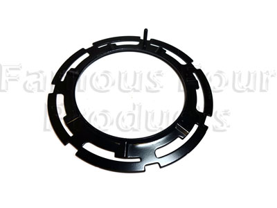 Retaining Ring for Breather Vent Cover - Land Rover Discovery 3 (L319) - Fuel & Air Systems