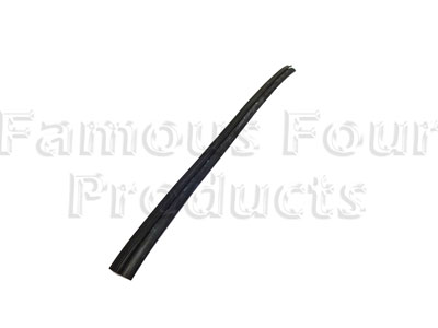 FF011455 - Rubber - Sliding Side Window Vertical End - Classic Range Rover 1970-85 Models