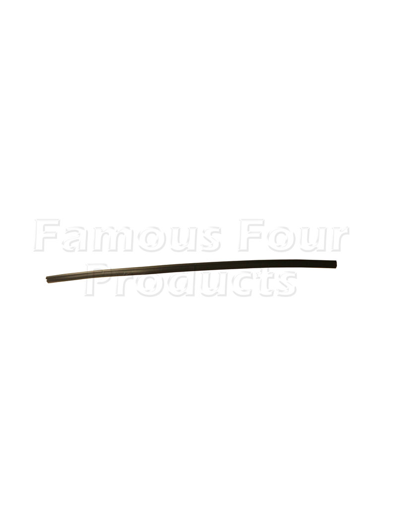 Front Windscreen Top Rubber Finisher - Land Rover Discovery 1994-98 - Body