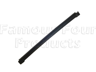 Front Windscreen Rubber Finisher - Land Rover Discovery 1995-98 Models - Body