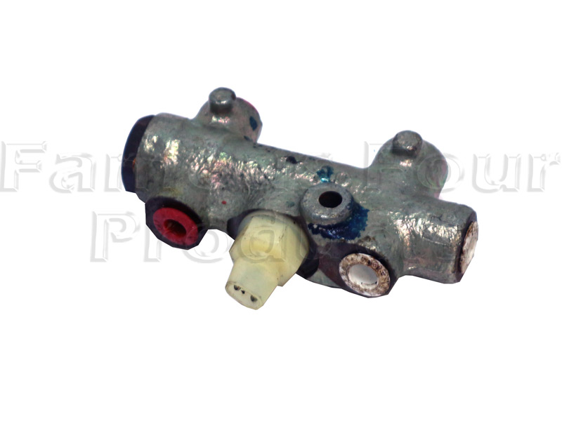 PDWA Valve (Pressure Differential Warning Actuator) - Land Rover Series IIA/III - Brakes