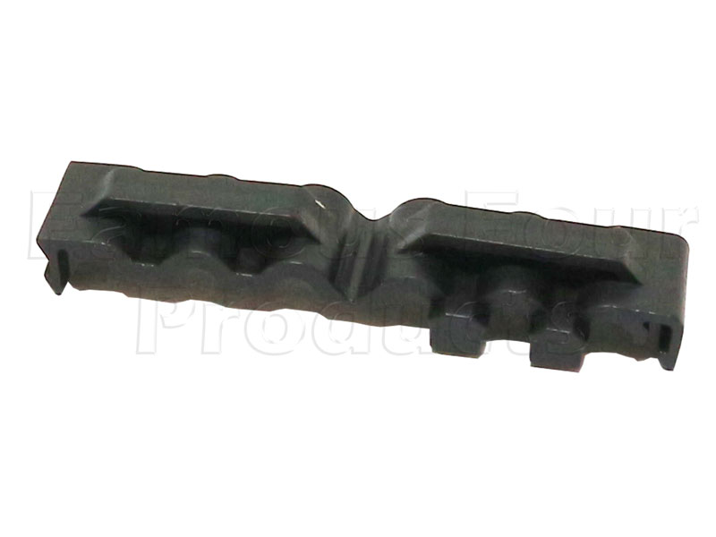 Plastic Clip for Holding Three 3/16 Brake Pipes - Land Rover 90/110 and Defender - Brake Hydraulic Parts