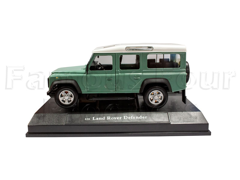 1/24 Scale Model - Land Rover 110 Station Wagon - Land Rover Freelander (L314) - Gift Ideas
