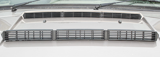 Range Rover Classic Bonnet Vent Grilles - Later type