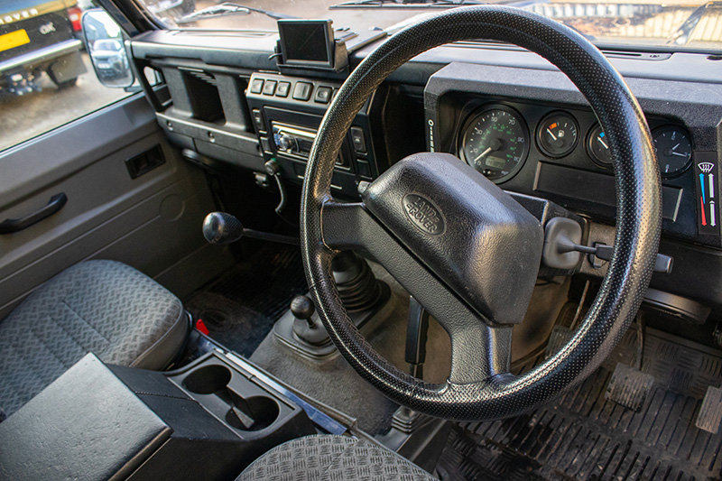 Land Rover Defender 90 Td5 County Station Wagon